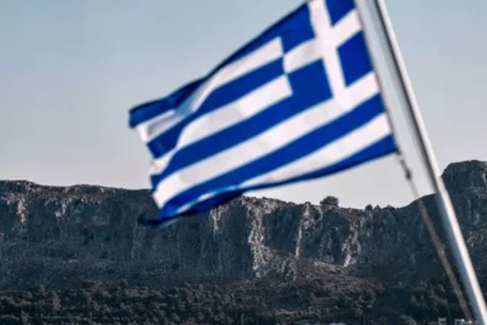 مقتل شخصين وإصابة 14 في هجوم مسلح على قرية بجزيرة كريت