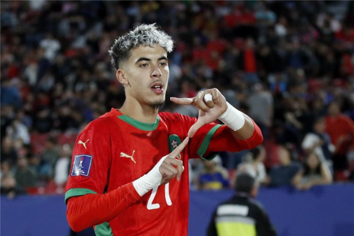 زوجة ياسر الزابيري تنوه بعطائه وقيادته لفوز المغرب بكأس العالم للشباب 