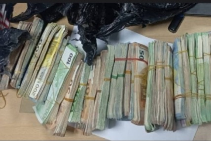 جمارك تونس تحبط تهريب مليوني دولار من العملة عبر 3 معابر برية 