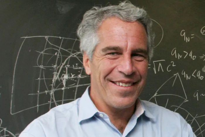 ترامب يوقع قانونا لنشر ملفات جيفري إبستين بعد ضغط سياسي داخل الحزب الجمهوري