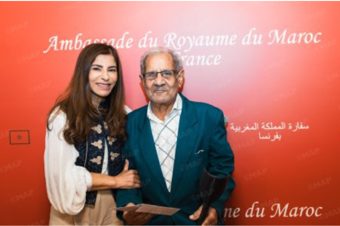 تكريم الرعيل الأول من المهاجرين المغاربة إلى فرنسا  بالسفارة والقنصليات 
