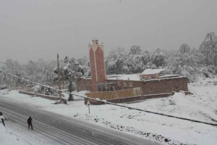  ظروف جوية قاسية في شمال المغرب والسلطات المحلية تعلق الدراسة