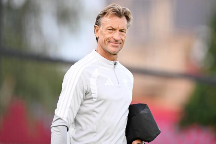 رينارد يثير الجدل حول مصيره مع المنتخب السعودي 