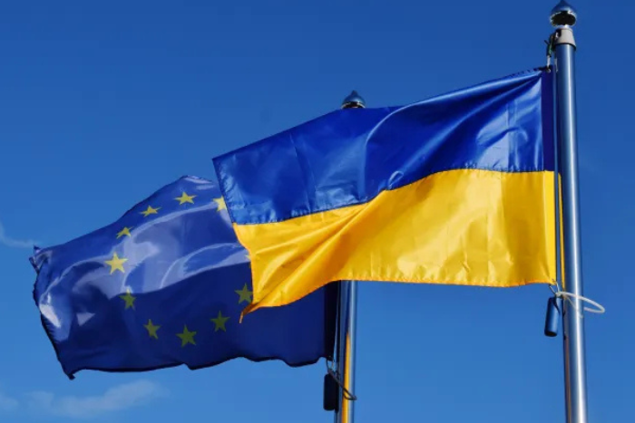 نائب أوكراني سابق يشرح أسباب تزايد هجرة الأوكرانيين من أوروبا 