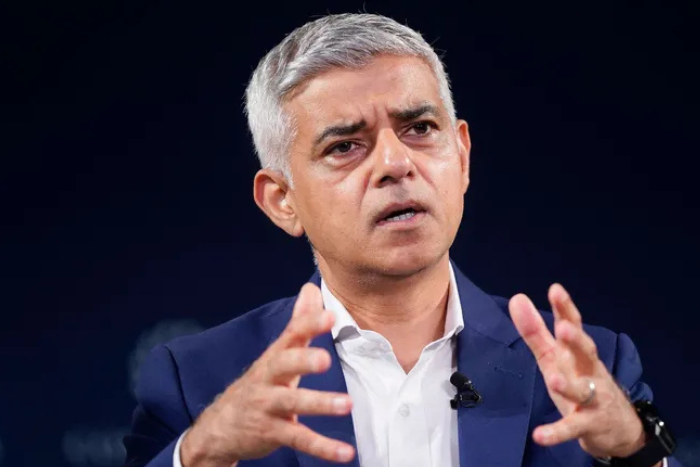 عمدة لندن فاشل متقاعس  يتسامح مع الجريمة  قالها ترامب 