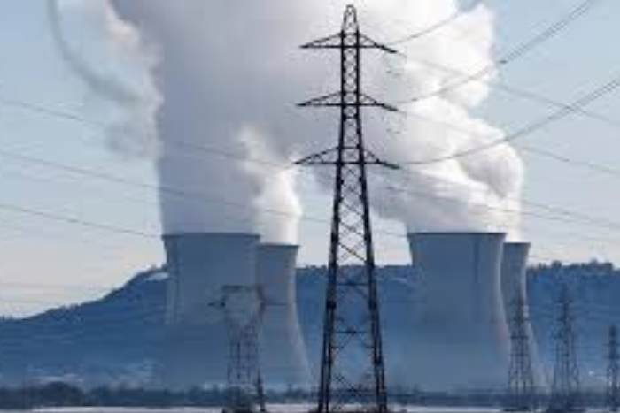 تكاليف إطالة عمر المحطات النووية في فرنسا سيتجاوز 100 مليار يورو