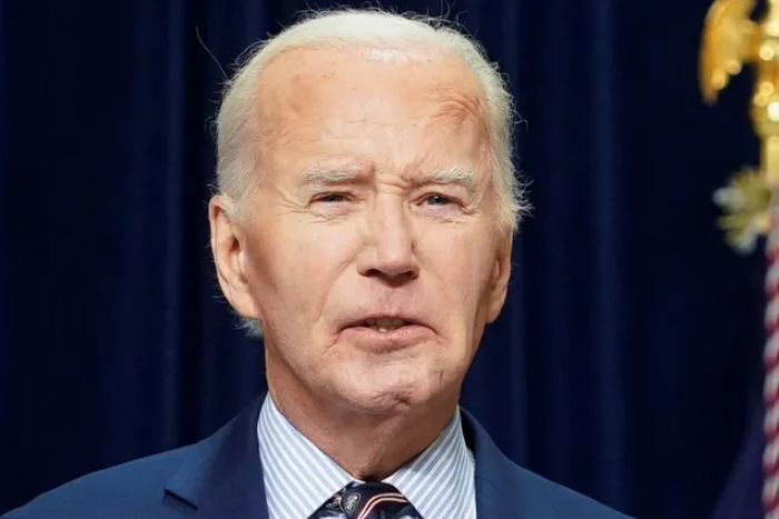 بايدن  الرمز المثالي لرئاسة ترامب هو كرة الهدم