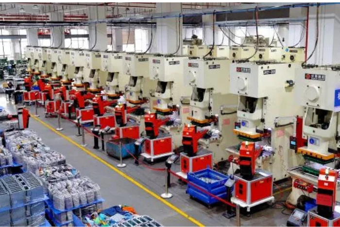 انكماش الصناعة الصينية للشهر السابع رغم تخفيض جزئي للرسوم الأمريكية انكماش الصناعة الصينية للشهر السابع رغم تخفيض جزئي للرسوم الأمريكية