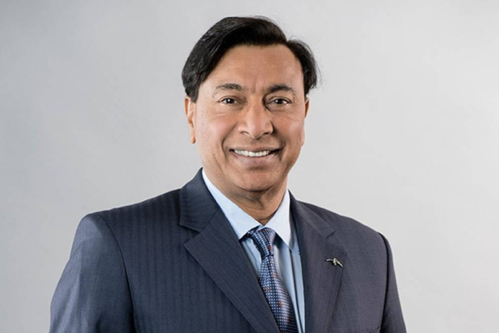 بسبب إجراءات ضريبية تستهدف الأثرياء  ملياردير  هندي يغادر بريطانيا 