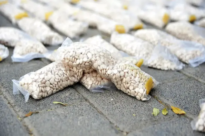 إحباط الجمارك السعودية عملية تهريب أكثر من 368 ألف حبة كبتاغون