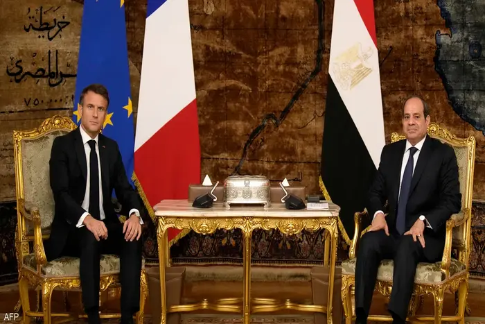 السيسي وماكرون يدعوان لتجنب التصعيد في الشرق الأوسط السيسي وماكرون يدعوان لتجنب التصعيد في الشرق الأوسط