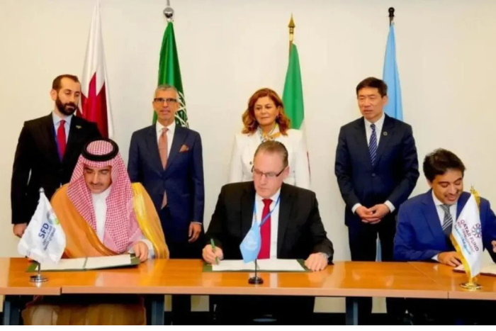 دعم قطري سعودي ساهم في تغطية رواتب الموظفين في سوريا 