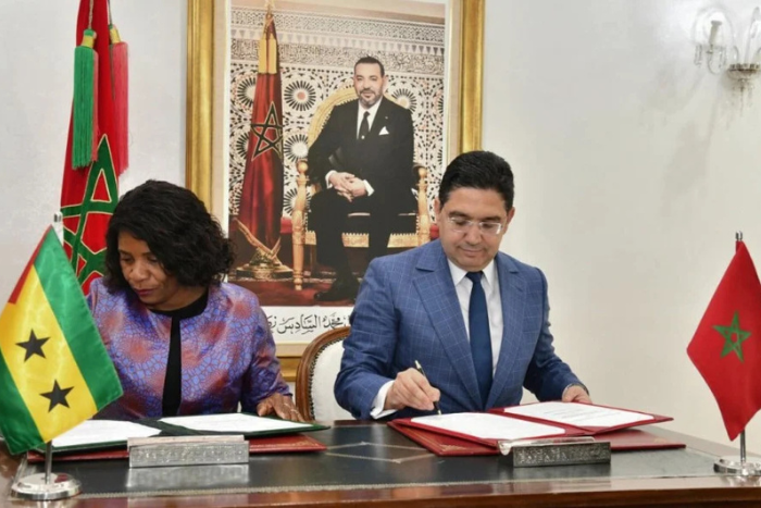 وزيرة الدولة في الشؤون الخارجية لساو تومي وبرينسيب تطلع على الزخم التنموي بجهة العيون الساقية الحمراء وزيرة الدولة في الشؤون الخارجية لساو تومي وبرينسيب تطلع على الزخم التنموي بجهة العيون الساقية الحمراء