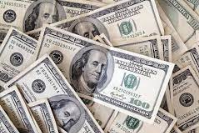 الدولار يرتفع في التعاملات الآسيوية بعد خمسة أيام من التراجع