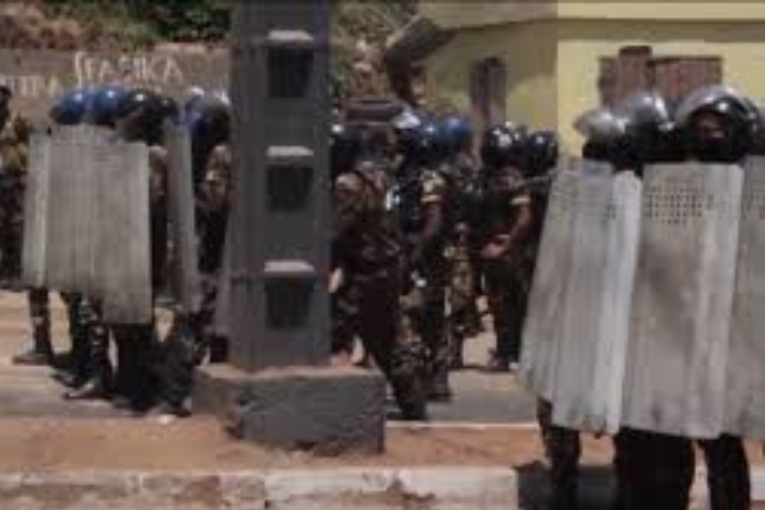 شتباكات دامية بين طلاب ومدنيين في مدغشقر تسفر عن مقتل مراهق وتثير مخاوف أمنية