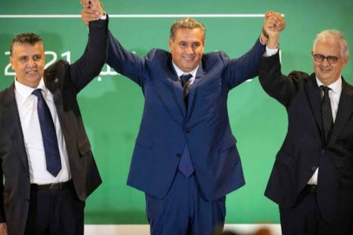 إعلامي مغربي يهاجم حكومة أخنوش: خسرت معركتي الشارع والتواصل