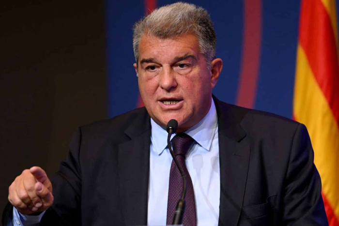 لابورتا يقطع الشك باليقين فليك مستمر مع برشلونة رغم شائعات الرحيل