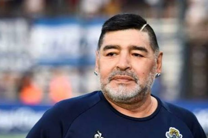 محاكمة جديدة في قضية وفاة مارادونا تبدأ مارس 2026 بعد إلغاء المحاكمة الأولى