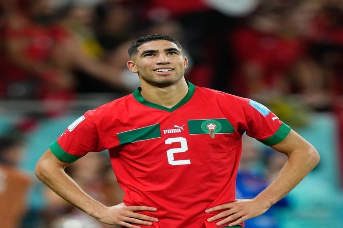 وليد الركراكي يؤكد  اعتماد أفضل بروتوكول علاجي للنجم أشرف حكيمي