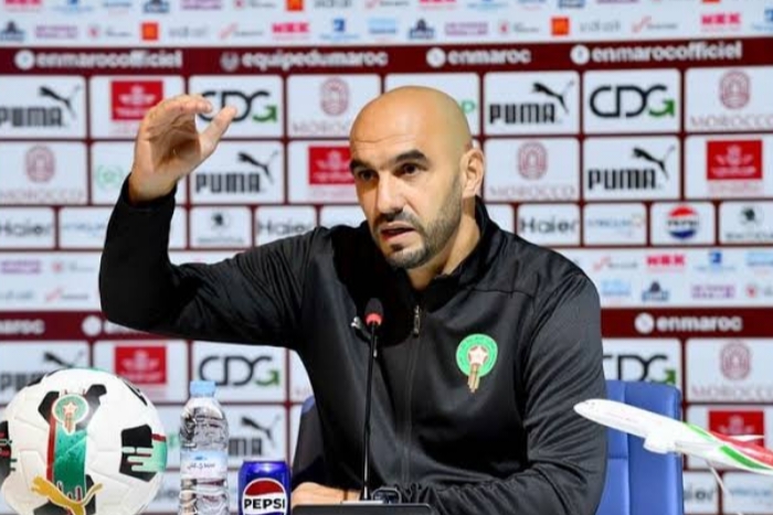 الركراكي يثيرا جدلا واسعا بعدم استدعائه أي لاعب من منتخب الشباب المتوج بكأس العالم