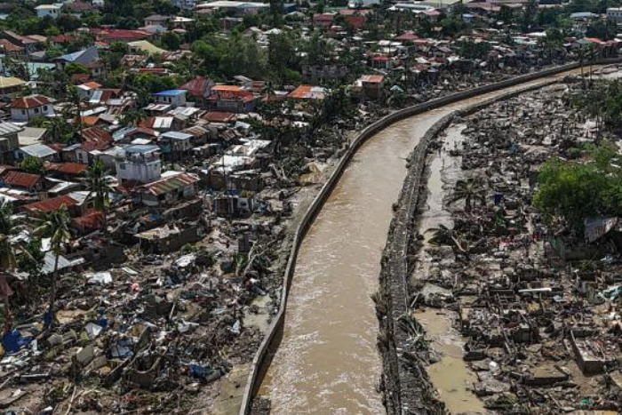   الفلبين تواجه كوارث متتالية إعصاران مدمّران يخلفان أكثر من 220 قتيلا ومليون نازح