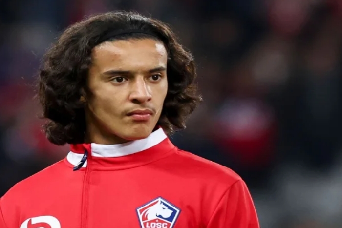 بوعدي في قلب معركة طاحنة بين الجامعة الملكية المغربية لكرة القدم والاتحاد الفرنسي لكرة القدم