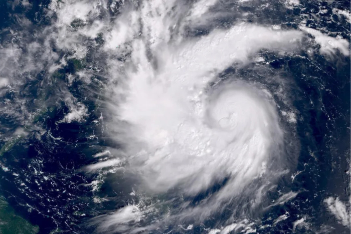 إعصار فونغ وونغ يقتل خمسة على الأقل ويجبر أكثر من مليون شخص على الفرار بالفلبين