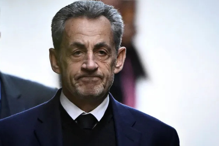 الإفراج عن الرئيس الفرنسي السابق ساركوزي بعد 20 يوما في السجن