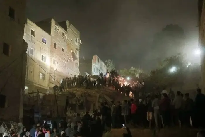 مأساة بفاس بعد مقتل 19 شخصا على إثر انهيار عمارتين متجاورتين