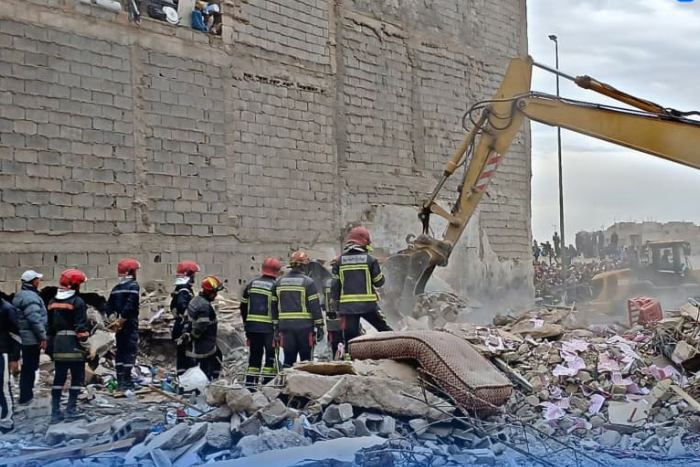 فاس  لحظات مأساوية انهيار عمارتين بحي المسيرة يخلف صدمة كبيرة