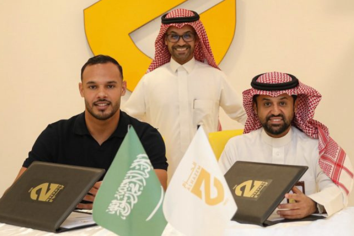 الحزم السعودي يضم المدافع المغربي عبد المنعم بوطويل في صفقة انتقال حر