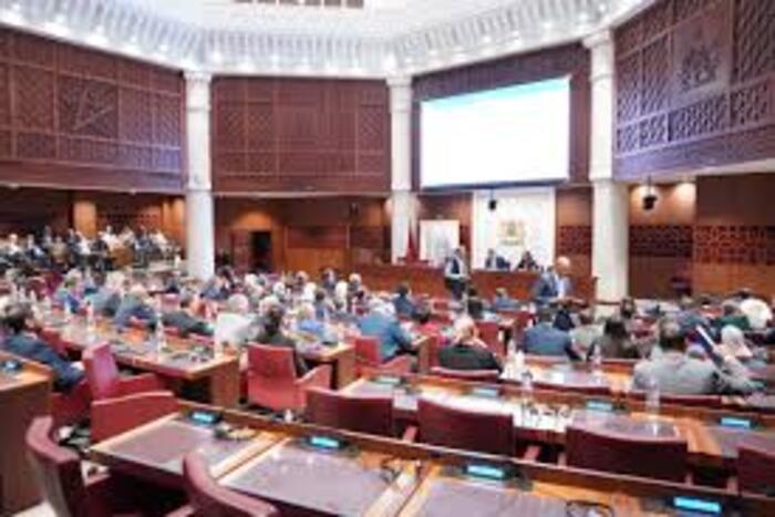 لجنة المالية والتنمية الاقتصادية بمجلس النواب تصادق بالأغلبية على الجزء الأول من مشروع قانون المالية 2026