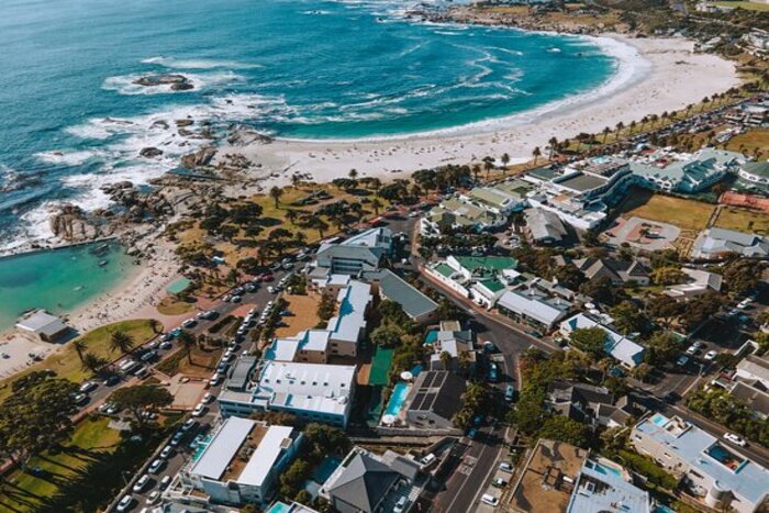 جنوب إفريقيا تغلق خليج كامبس باي بعد سطو مسلح 