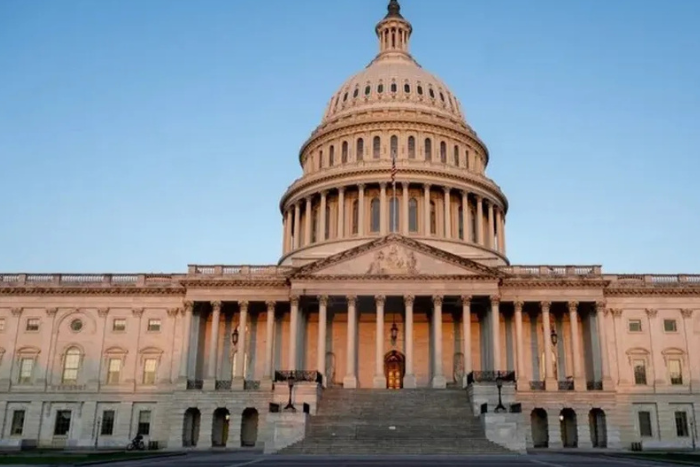 الولايات المتحدة تستأنف عمل الحكومة بعد أطول إغلاق في تاريخها