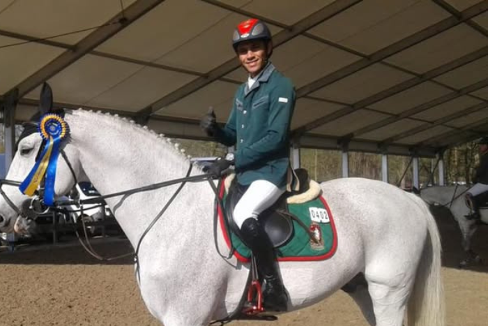 الفارس المغربي هشام شاني يحقق ازدواجية مميزة في معرض الفرس بباريس