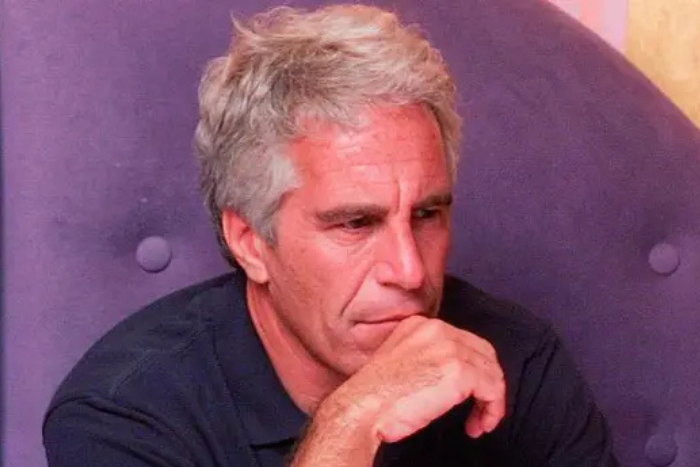 قضية جيفري إبستين تعود إلى الواجهة في الولايات المتحدة مع نشر صور جديدة مثيرة للجدل