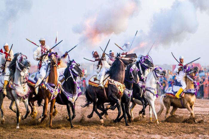 صحيفة أرجنتينية تخصص مقالا خاصا بالتبوريدة  أبرز الفنون الفلكلورية المغربية