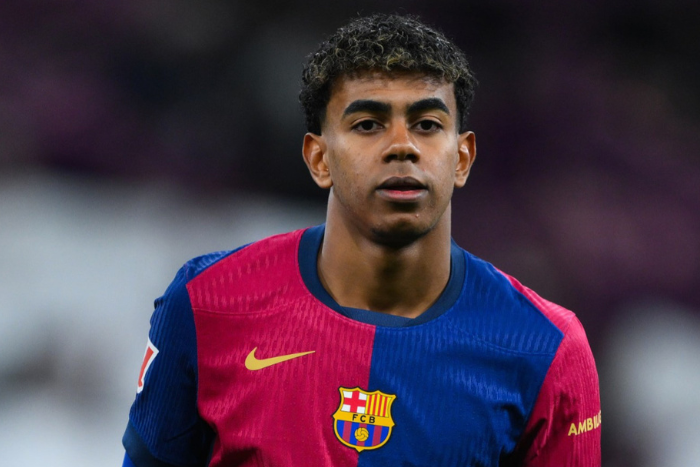 أليكس باينا يدافع عن لامين يامال الانتقادات مبالغ فيها ولا تعكس شخصيته الحقيقية