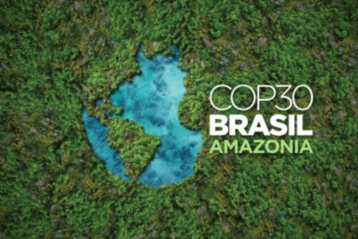  للمطالبة بإسماع صوتهم في المفاوضات المناخية  COP30احتجاج سلمي للسكان الأصليين أمام موقع