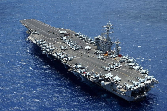 حاملة الطائرات فورد تصل الكاريبي في أكبر استعراض للقوة الأمريكية منذ عقود