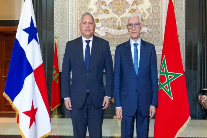 رئيس البرلمان يتباحث مع وزير العلاقات الخارجية لبنما رئيس البرلمان يتباحث مع وزير العلاقات الخارجية لبنما