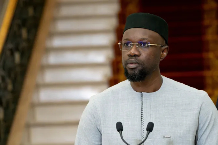 ديون خفيّة تهدد استقرار السنغال وتفجر غضبا شعبيا متصاعدا