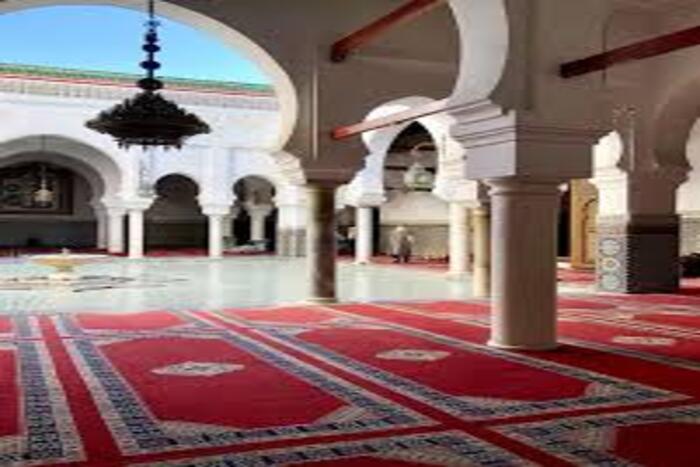 هبات ملكية بفاس على شرفاء 3 أضرحة