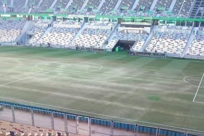 إقالة مدير مركب أولمبي بالجزائر بعد فضيحة ملعب نيلسون مانديلا إقالة مدير مركب أولمبي بالجزائر بعد فضيحة ملعب نيلسون مانديلا