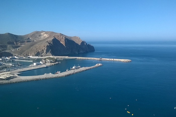 انخفاض بنسبة 5 في المائة في كمية مفرغات الصيد البحري في ميناء الحسيمة مع متم نونبر الماضي