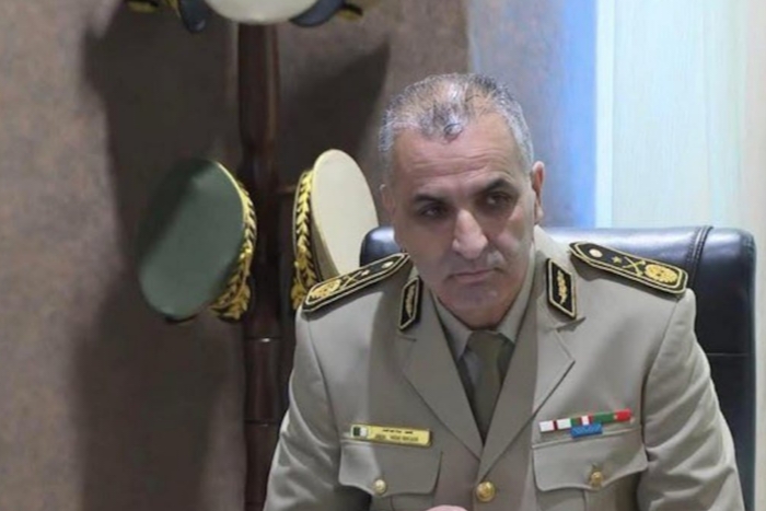 هروب ناصر الجن يشعل سعار العسكر الجزائري وشنقريحة يطلق حملة مطاردة واسعة لتعقبه هروب ناصر الجن يشعل سعار العسكر الجزائري وشنقريحة يطلق حملة مطاردة واسعة لتعقبه