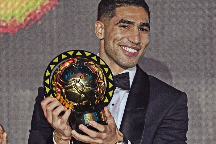 الصحافة الفرنسية تشيد بأشرف حكيمي بعد فوزه بأفضل لاعب بإفريقيا