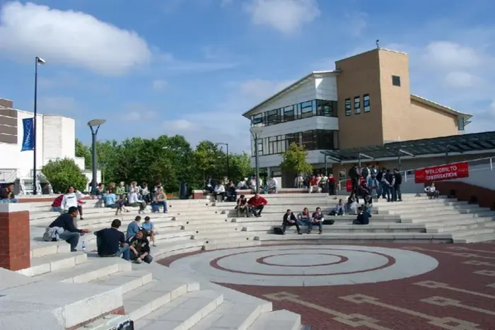 علماء بجامعة وارويك البريطانية يطورون جهاز استشعار  مصنوع من الماس لرصد الخلايا السرطانية