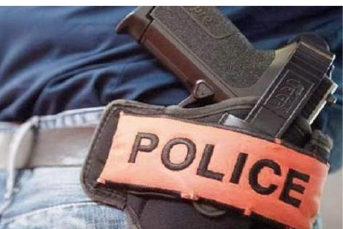 شرطي يضطر لاستخدام سلاحه الوظيفي بمراكش لتحييد خطر شخص في حالة غير طبيعية عنوان درامي وجذاب: شرطي يضطر لاستخدام سلاحه الوظيفي بمراكش لتحييد خطر شخص في حالة غير طبيعية عنوان درامي وجذاب: