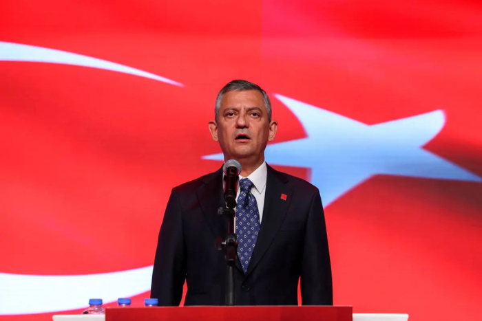 المعارضة التركية: إعادة انتخاب أوزغور أوزال رئيسا لحزب الشعب الجمهوري وسط نزاع قضائي